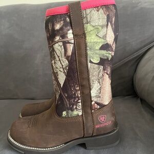 Women’s Ariat waterproof boots